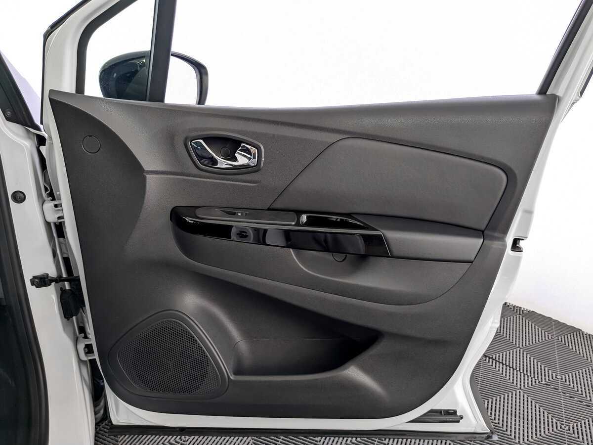 Б/У Рено Каптюр 2018 года. Фото: #19