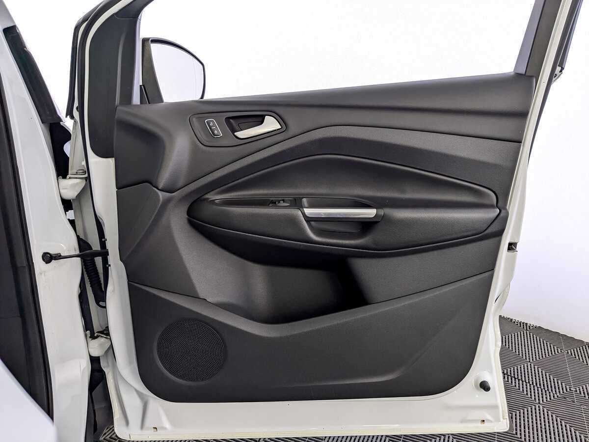 Б/У Форд Куга 2016 года. Фото: #18