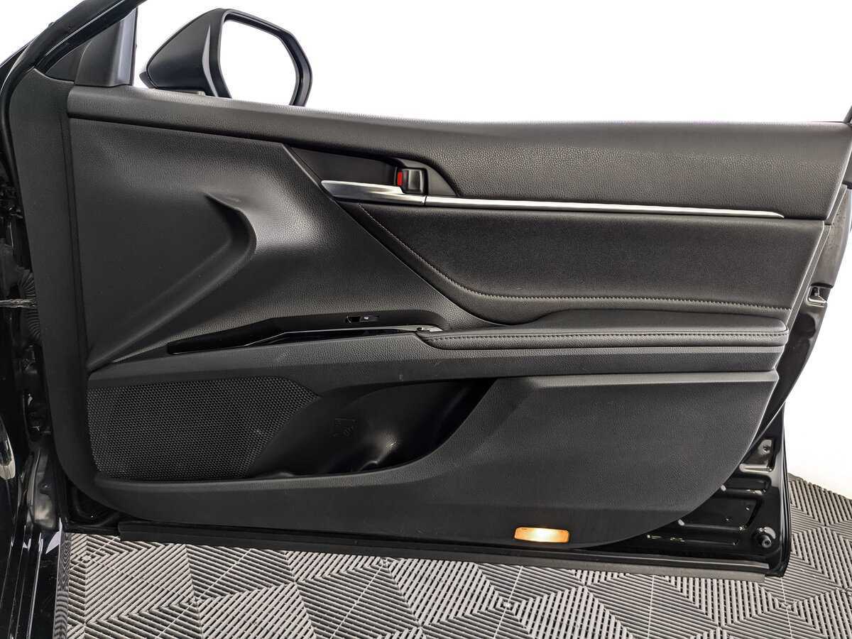 Б/У Тойота Камри 2019 года. Фото: #20