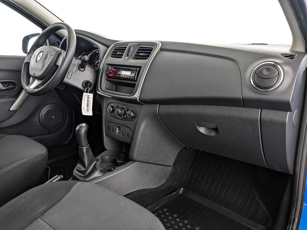 Б/У Рено Логан 2016 года. Фото: #8