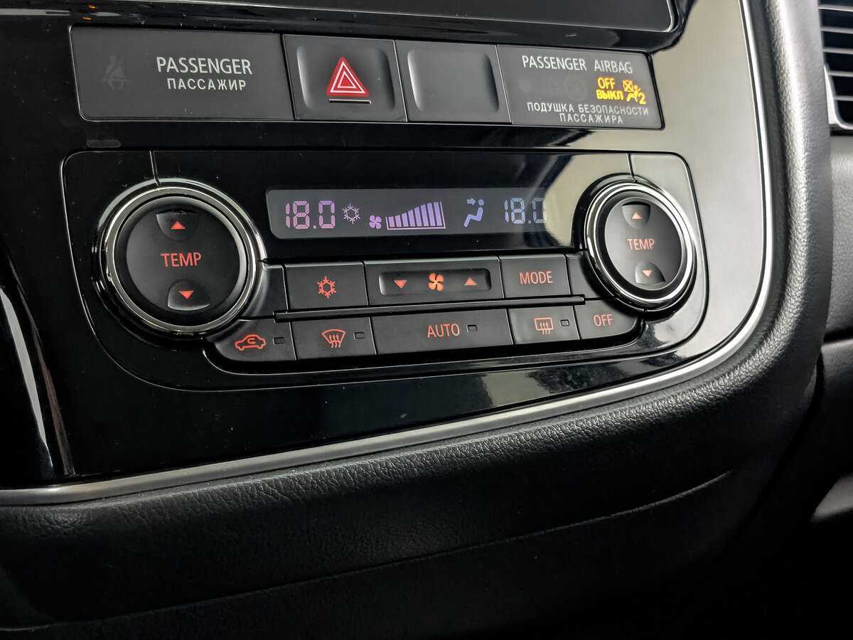 Б/У Митсубиши Оутлэндер 2017 года. Фото: #20