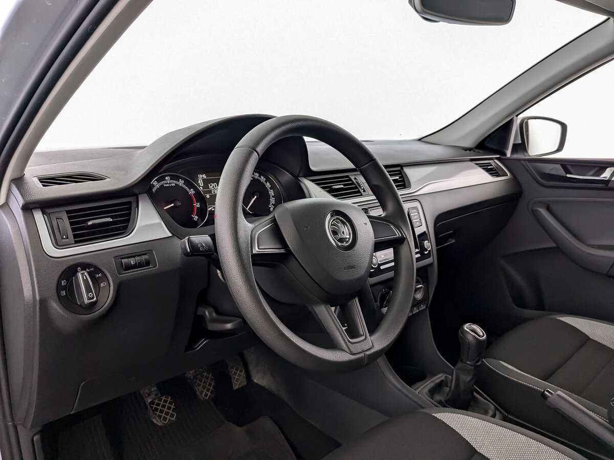 Б/У Шкода Рапид 2018 года. Фото: #13