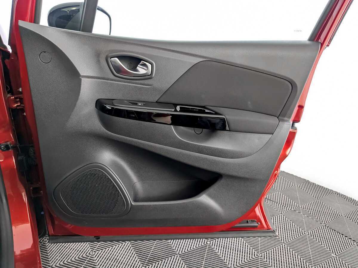 Б/У Рено Каптюр 2021 года. Фото: #19