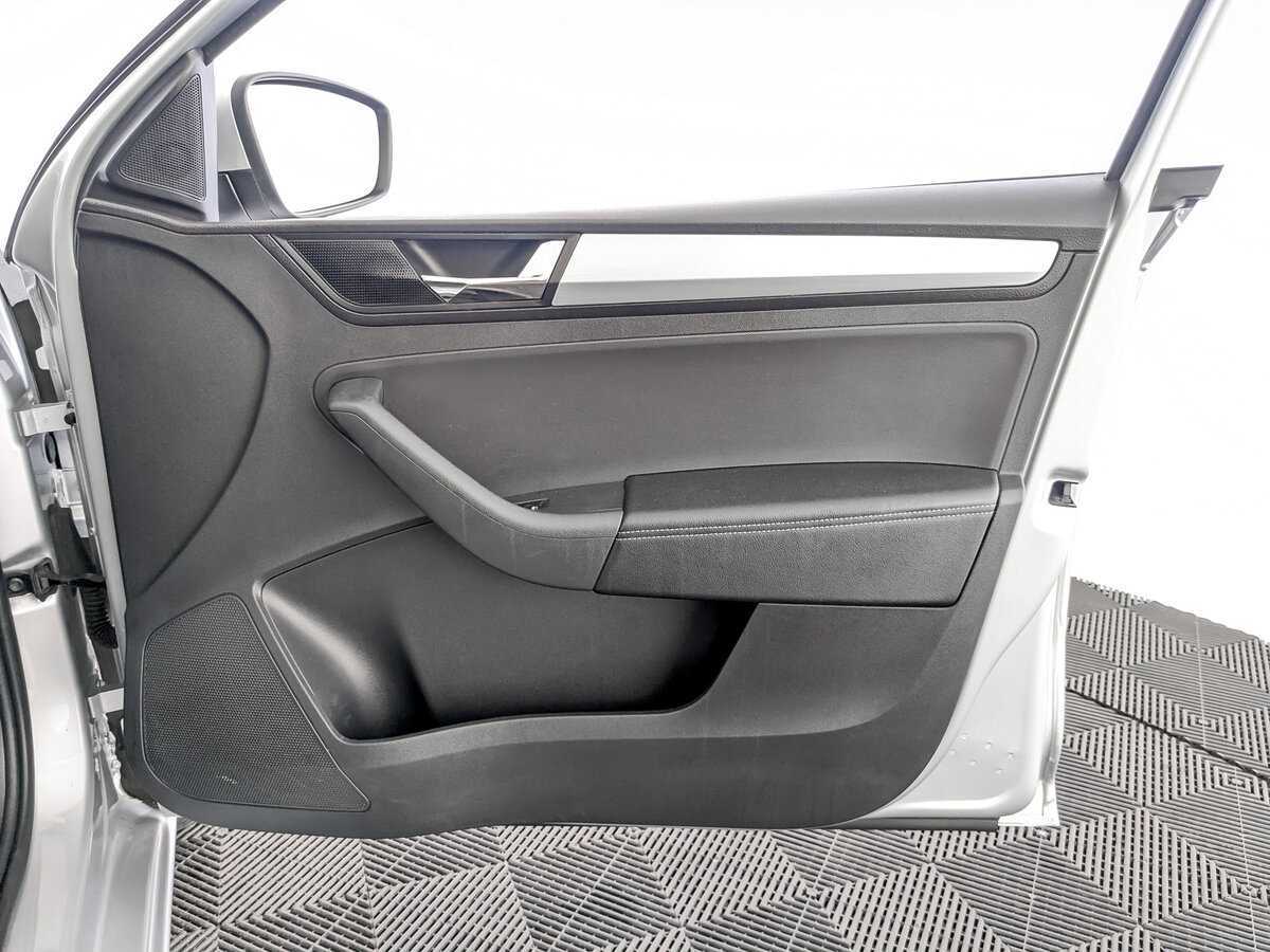 Б/У Шкода Рапид 2018 года. Фото: #19