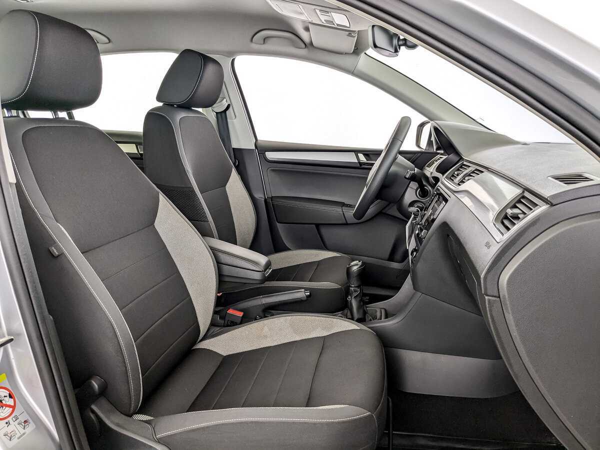 Б/У Шкода Рапид 2018 года. Фото: #18