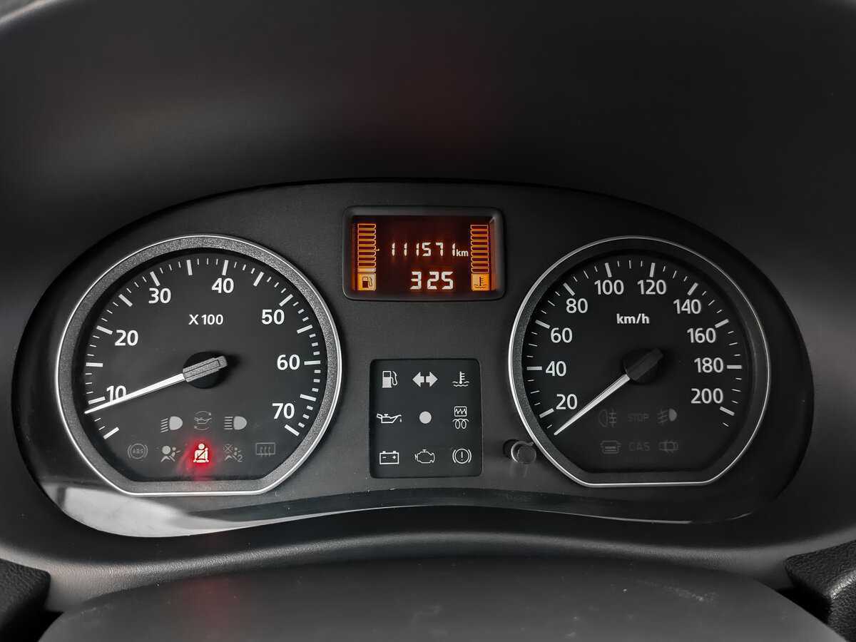 Б/У Ниссан Альмера 2015 года. Фото: #11