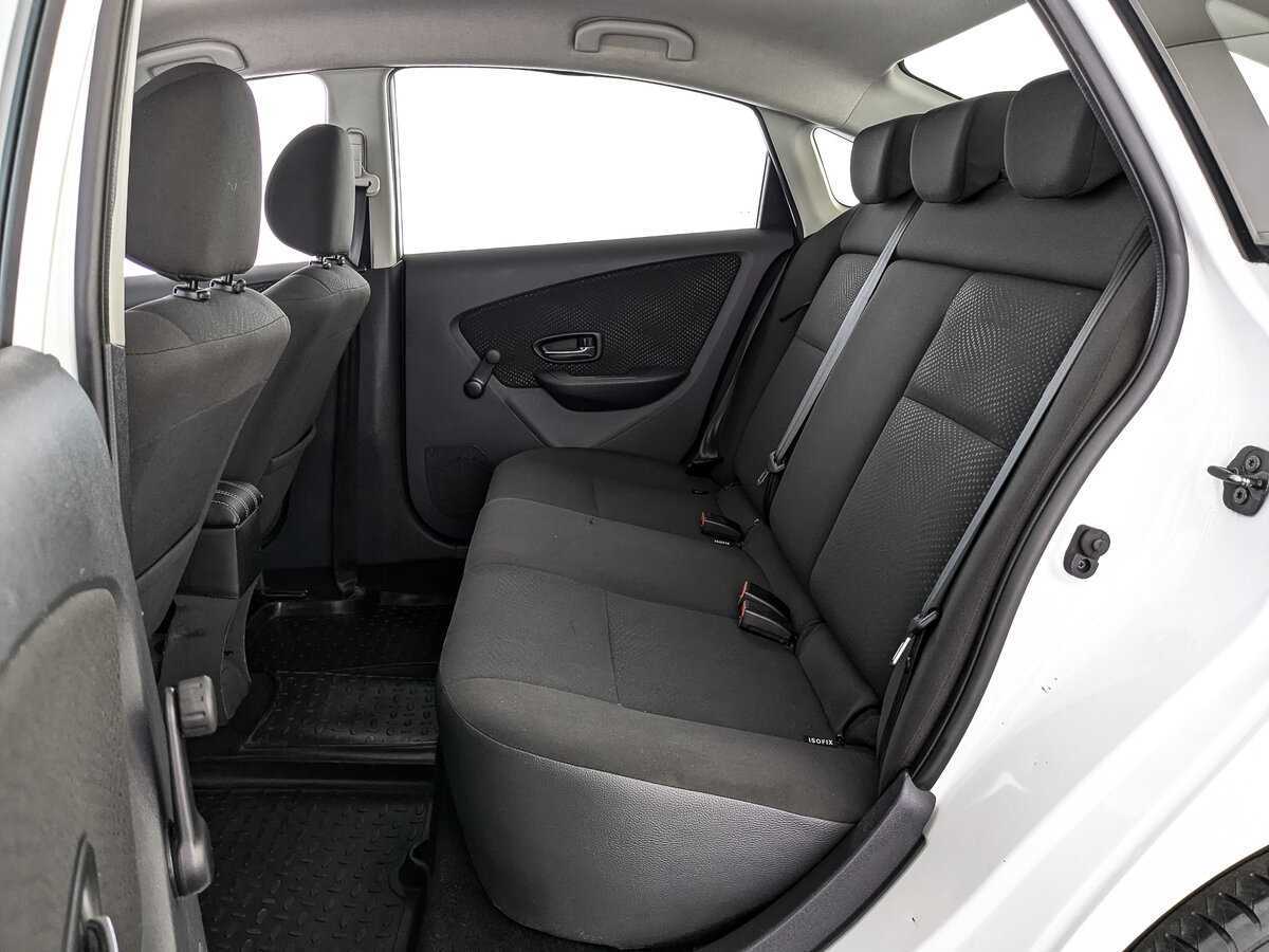 Б/У Ниссан Альмера 2015 года. Фото: #13