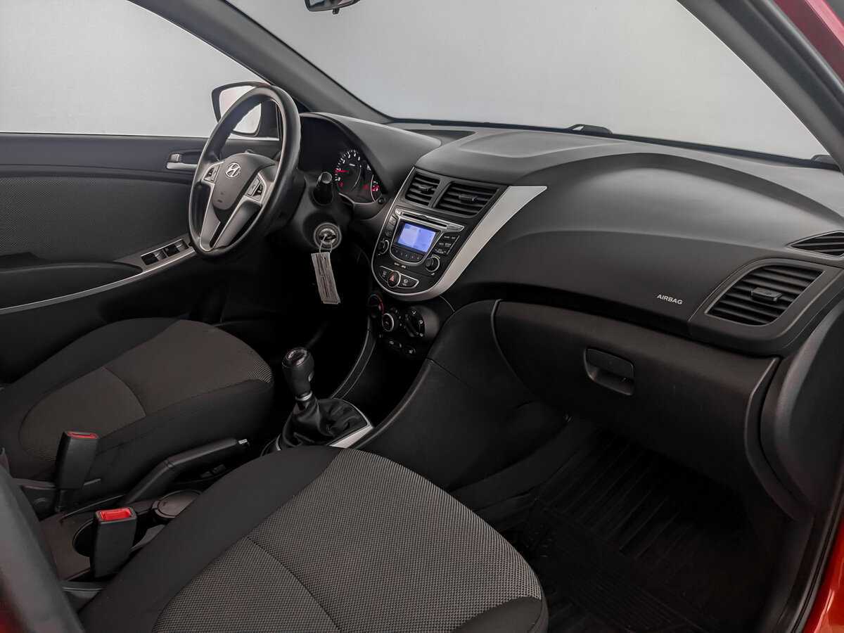 Б/У Хендай Солярис 2012 года. Фото: #8