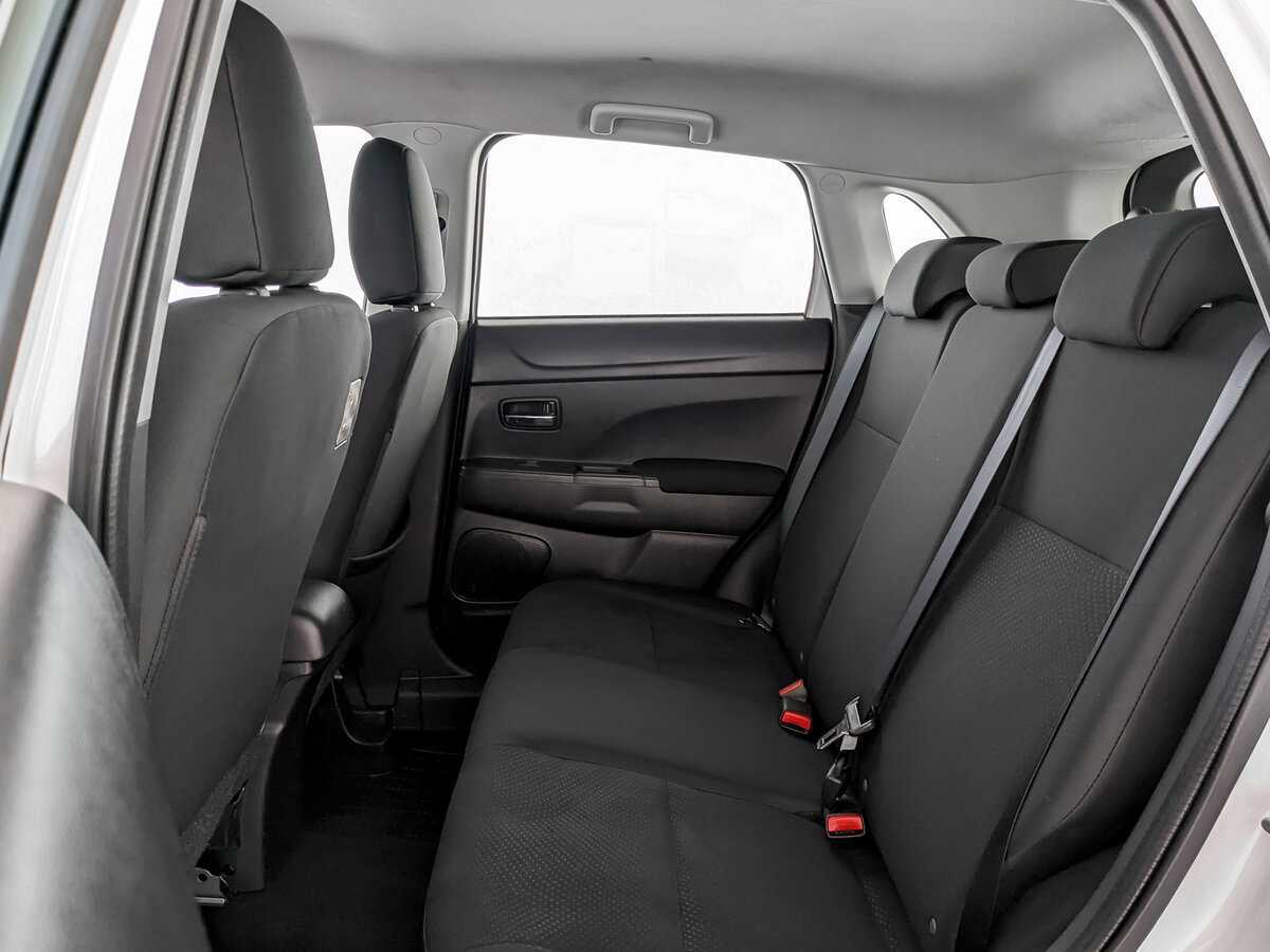 Б/У Митсубиши АС-Икс 2013 года. Фото: #9