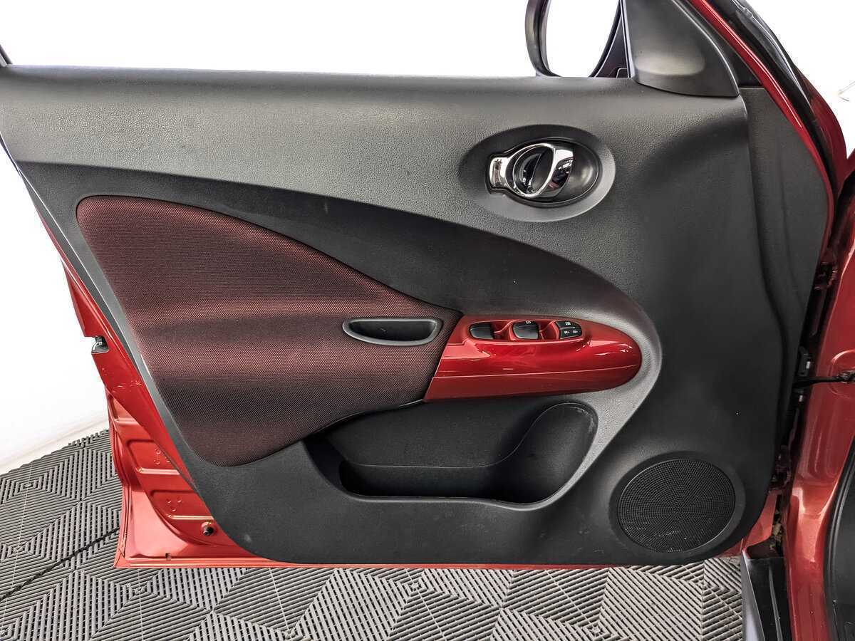 Б/У Ниссан Жук 2013 года. Фото: #13