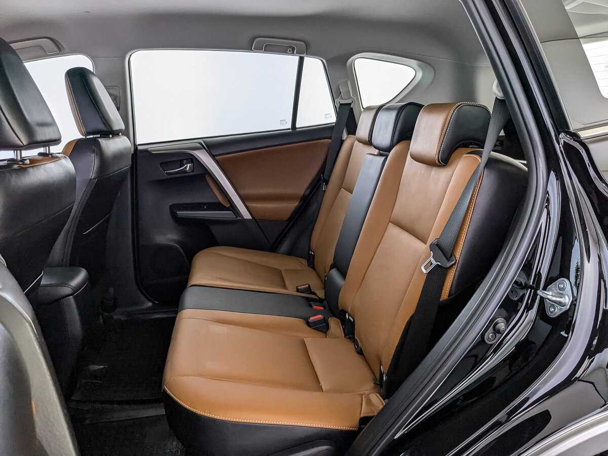 Toyota RAV4 2017 года с пробегом. Фото: #13