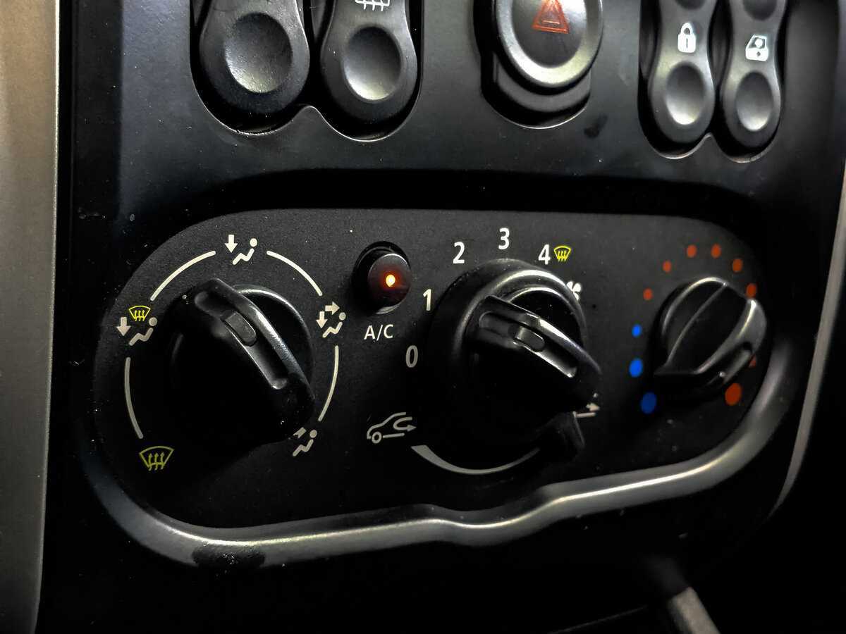 Б/У Ниссан Альмера 2016 года. Фото: #16