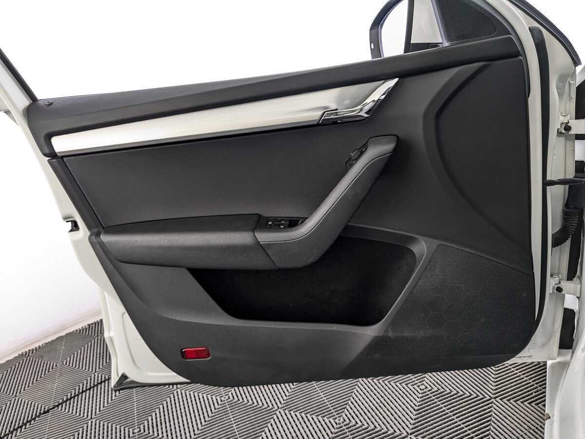 Б/У Шкода Октавия 2017 года. Фото: #13