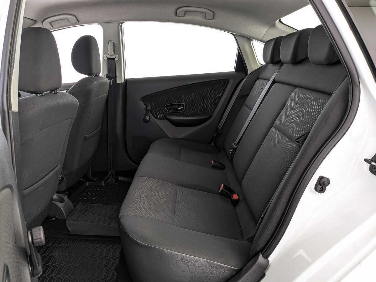 Б/У Ниссан Альмера 2015 года. Фото: #13