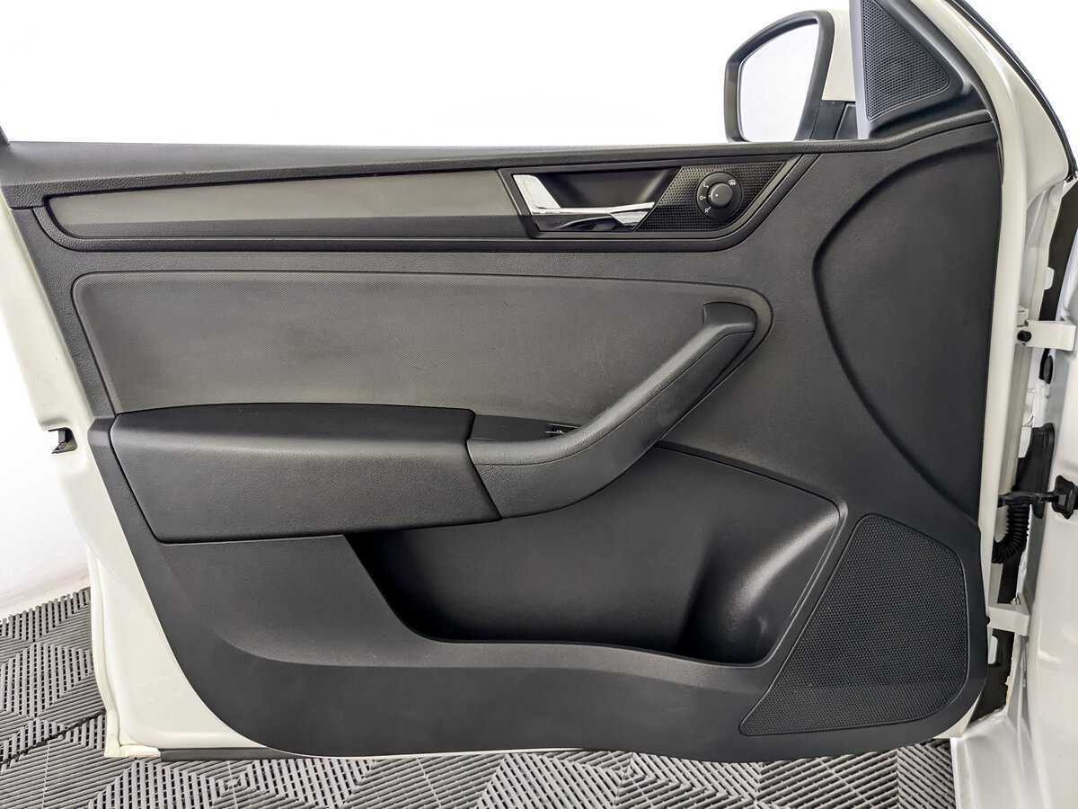 Б/У Шкода Рапид 2019 года. Фото: #13