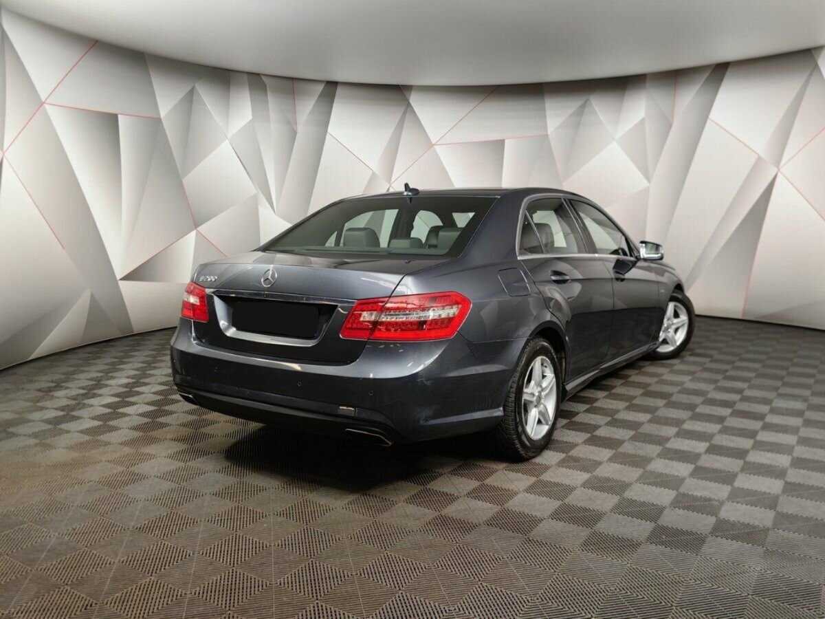 Mercedes-Benz E-Класс 2012 года с пробегом. Фото: #1