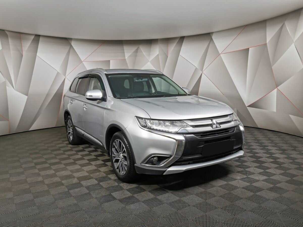 Mitsubishi Outlander 2016 года с пробегом. Фото: #2