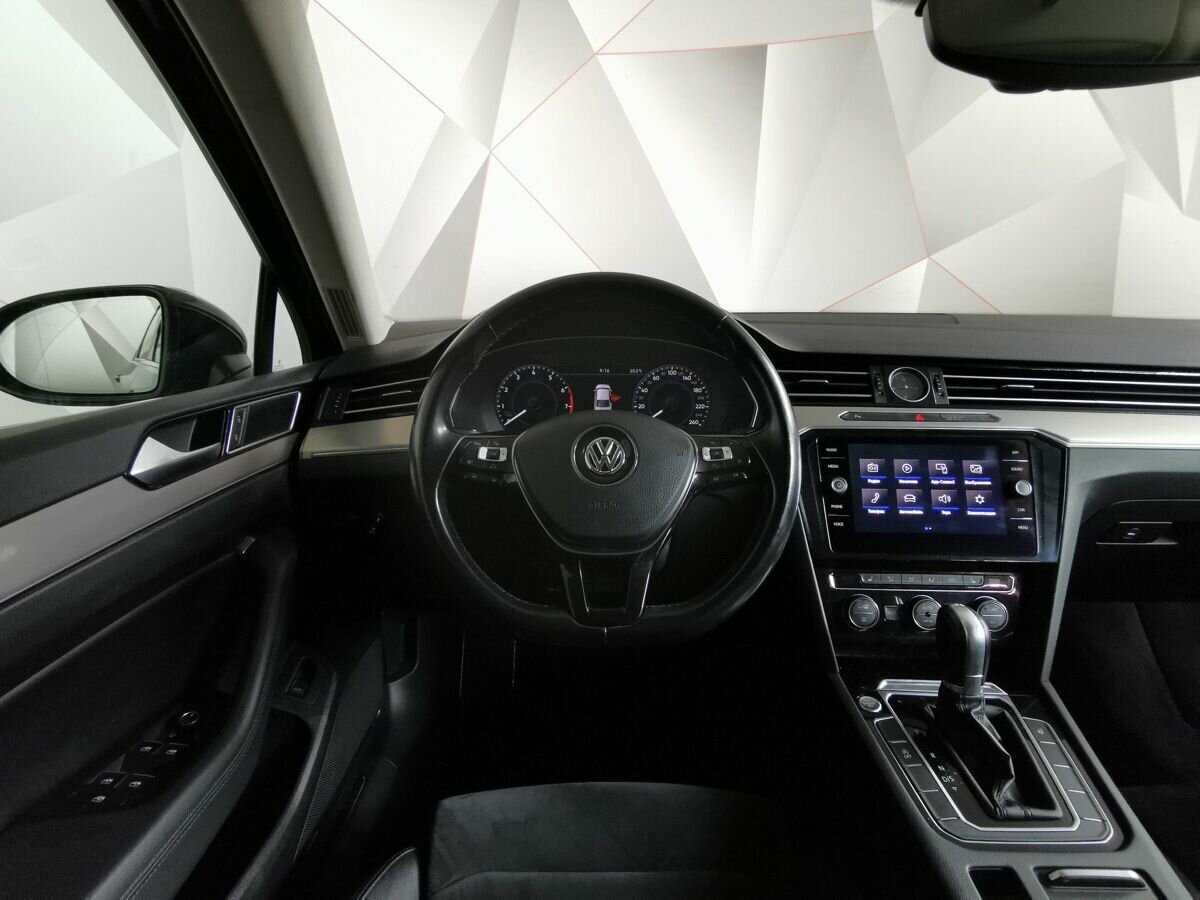 Volkswagen Passat 2018 года с пробегом. Фото: #14