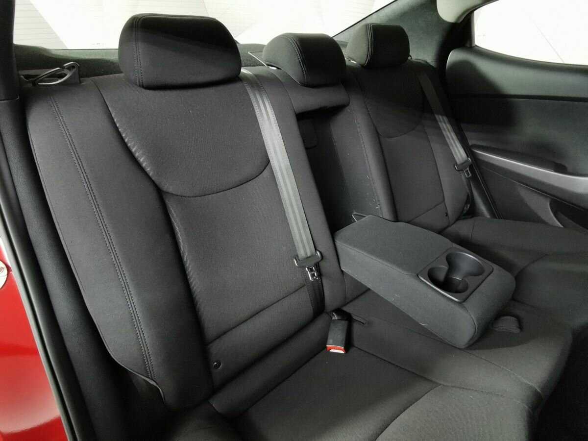 Hyundai Elantra 2015 года с пробегом. Фото: #12