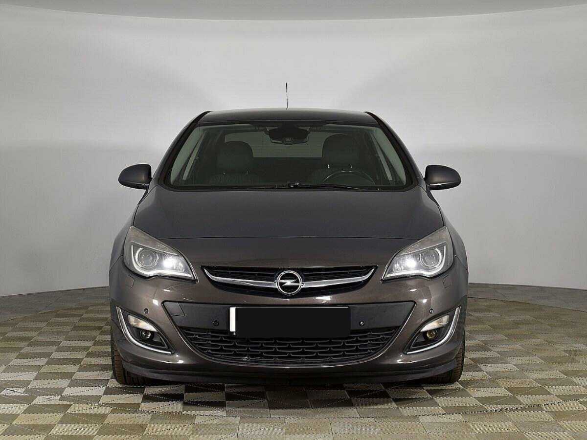 Opel Astra 2012 года с пробегом. Фото: #2
