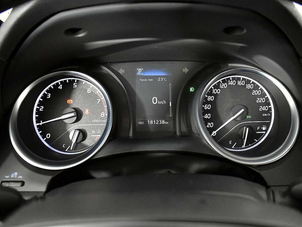 Toyota Camry 2019 года с пробегом. Фото: #11