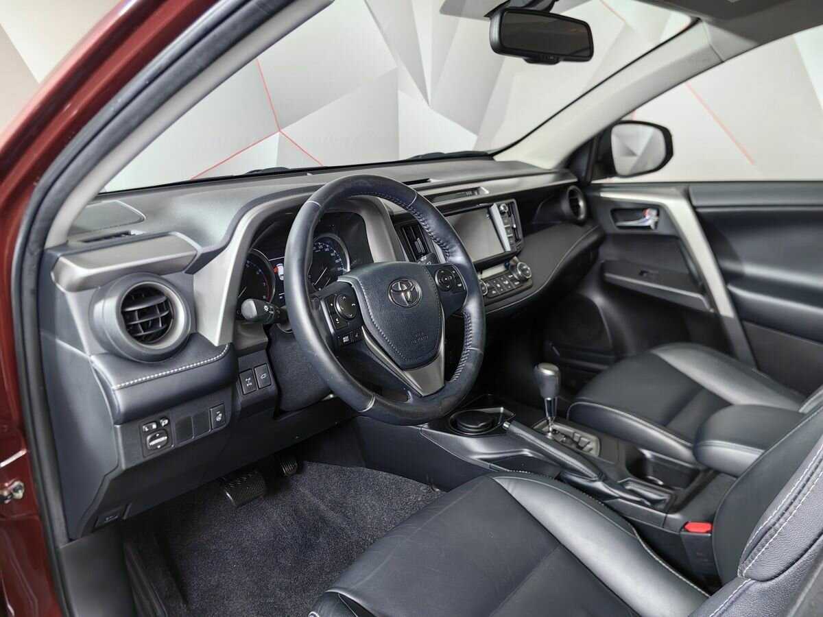 Toyota RAV4 2018 года с пробегом. Фото: #13