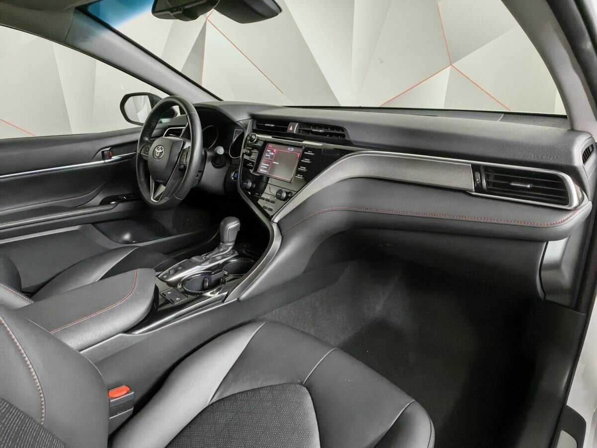 Toyota Camry 2020 года с пробегом. Фото: #8