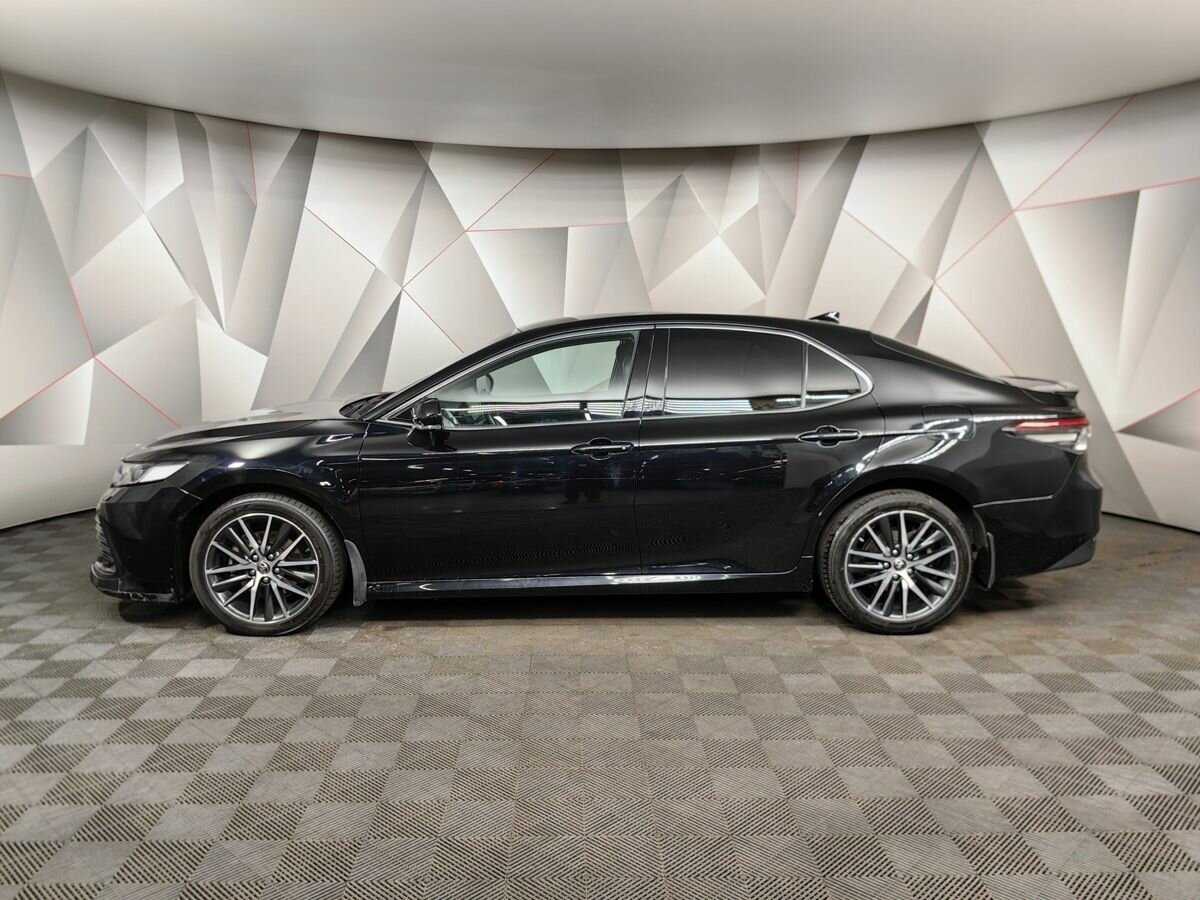 Toyota Camry 2021 года с пробегом. Фото: #4