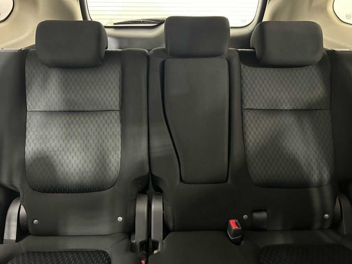 Б/У Митсубиши Оутлэндер 2015 года. Фото: #13