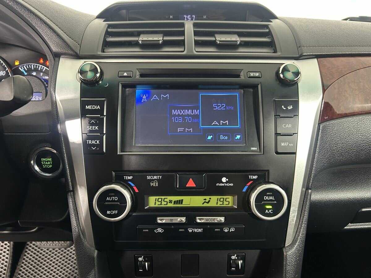 Б/У Тойота Камри 2013 года. Фото: #11