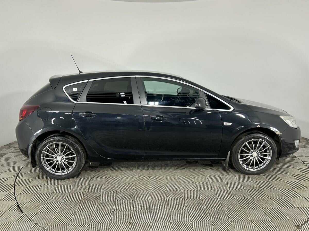 Б/У Опель Астра 2012 года. Фото: #3