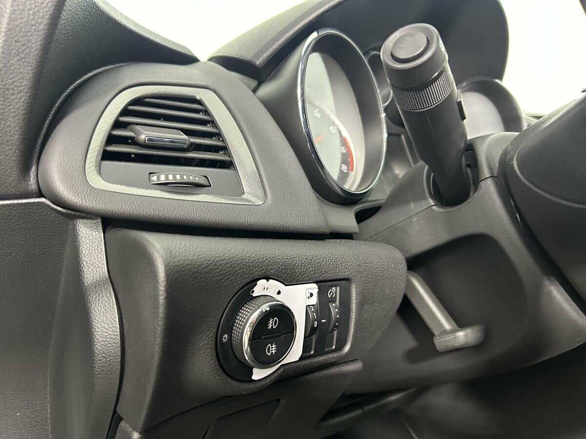 Б/У Опель Астра 2012 года. Фото: #8