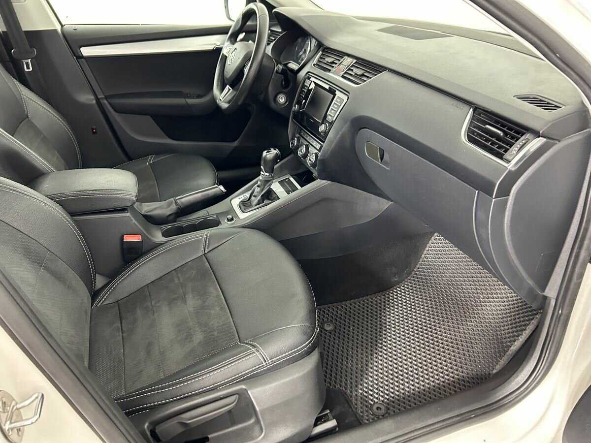 Б/У Шкода Октавия 2014 года. Фото: #13