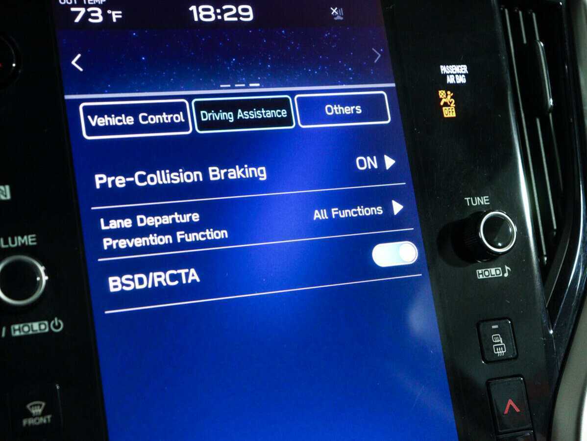 Subaru Legacy 2020 года с пробегом. Фото: #18