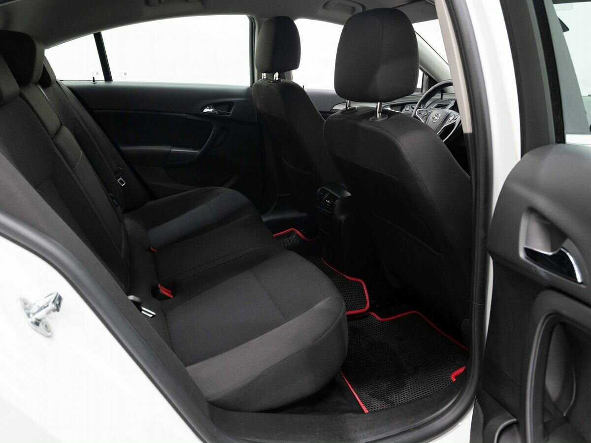 Б/У Опель Инсигния 2014 года. Фото: #9