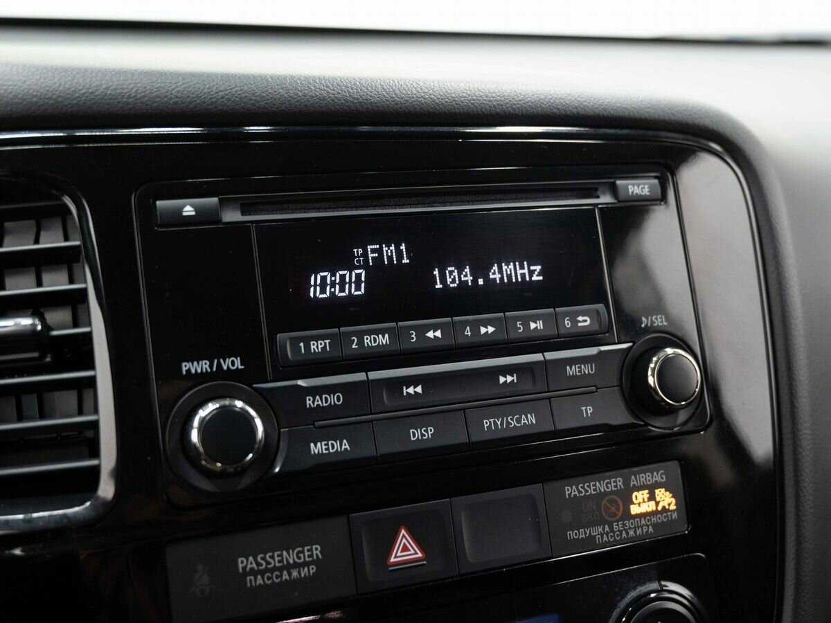 Б/У Митсубиши Оутлэндер 2018 года. Фото: #15