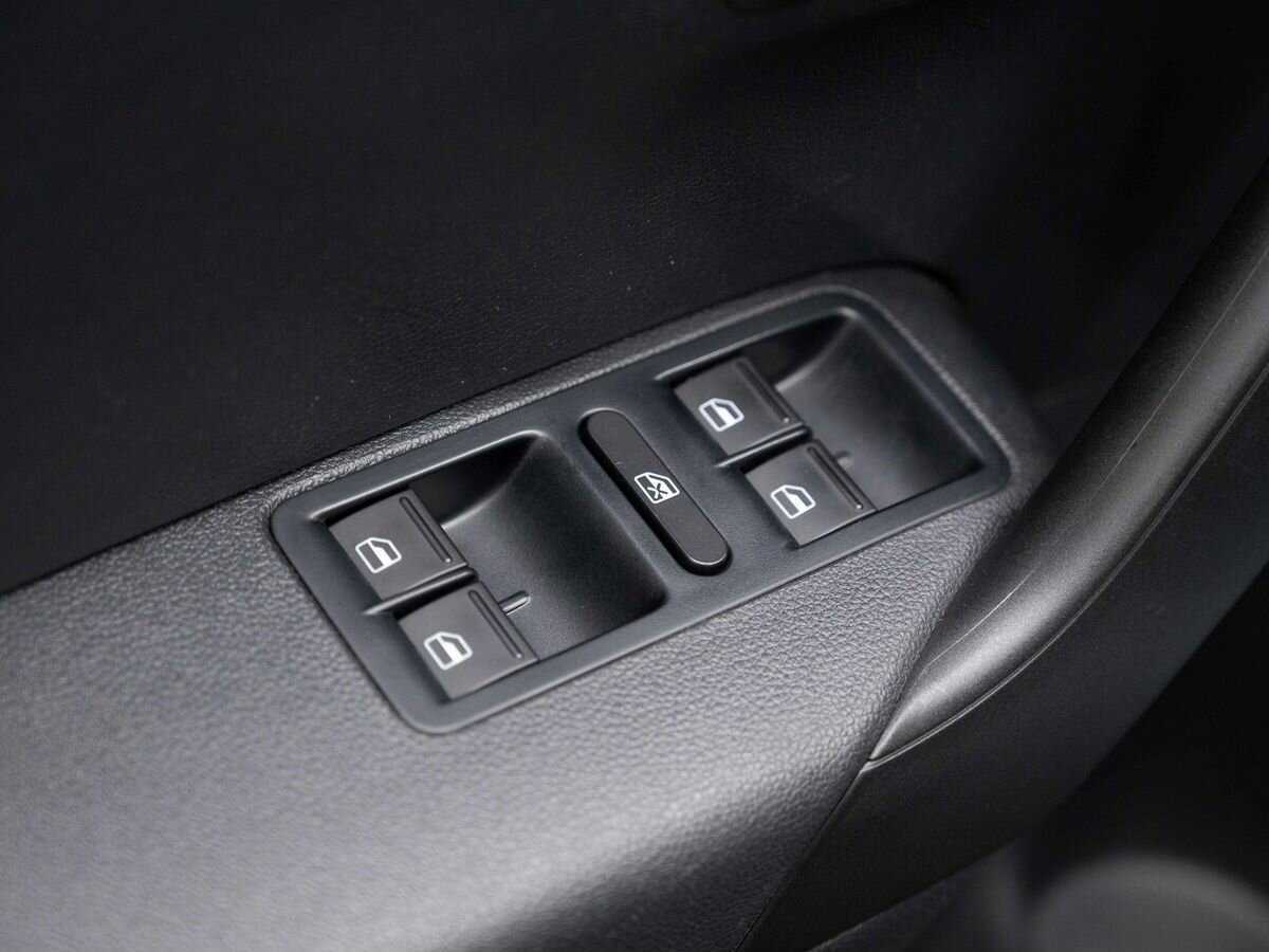 Б/У Фольксваген Поло 2019 года. Фото: #17