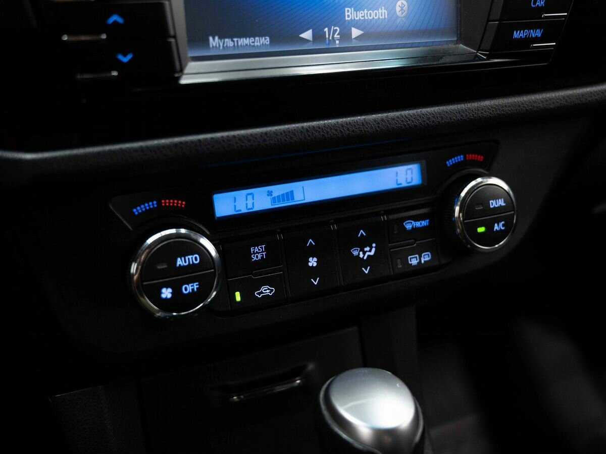 Б/У Тойота Королла 2013 года. Фото: #21