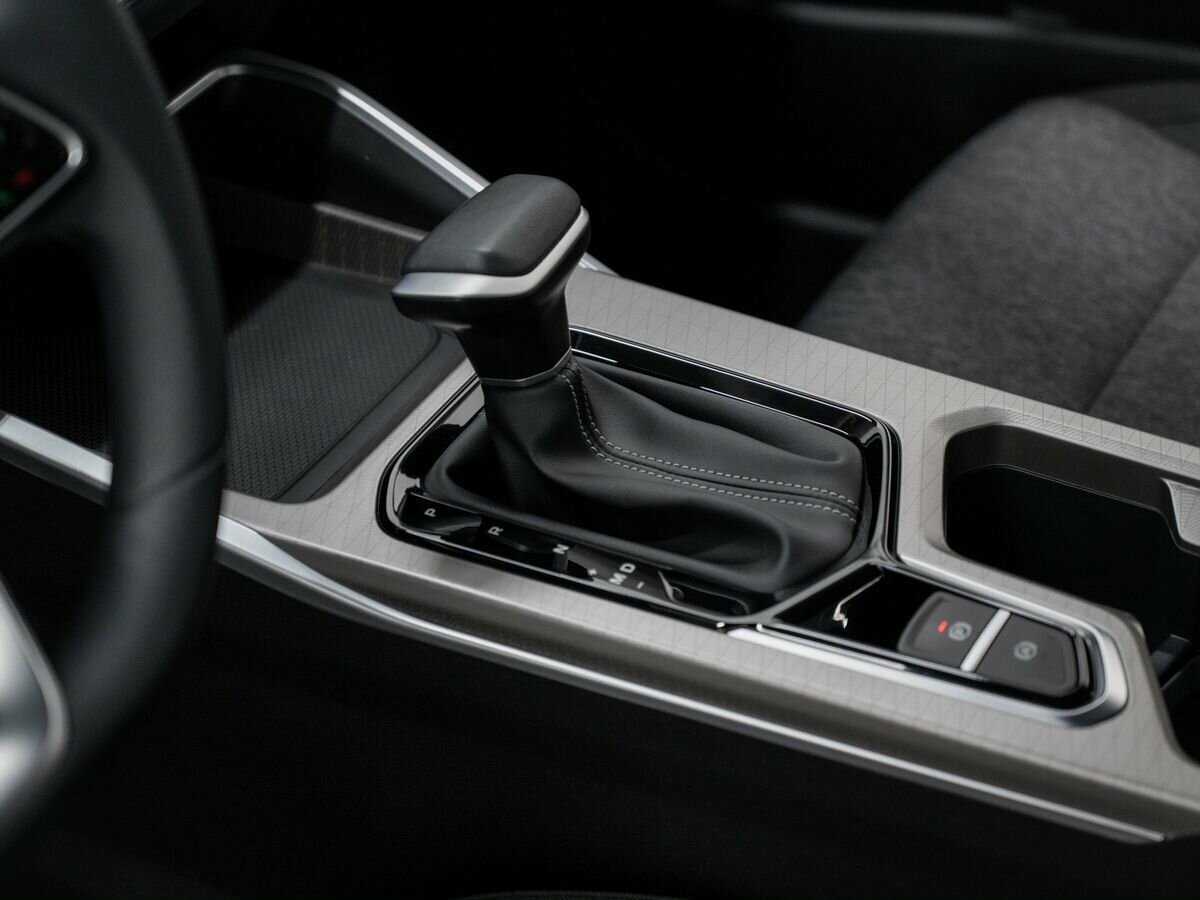 Б/У Джили Эмгранд 2023 года. Фото: #16