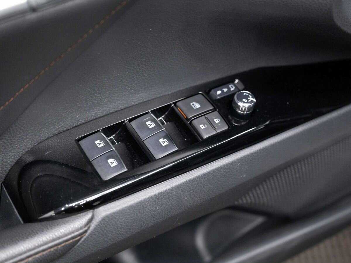 Toyota Camry 2019 года с пробегом. Фото: #19