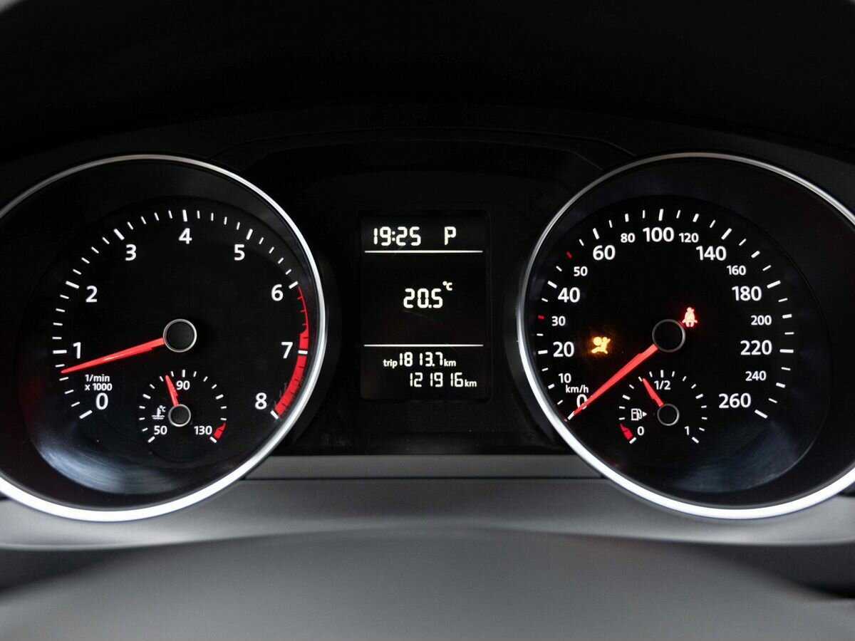 Б/У Фольксваген Джетта 2015 года. Фото: #13