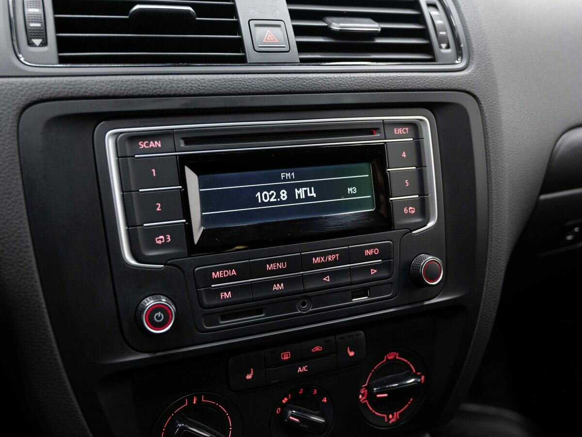 Б/У Фольксваген Джетта 2015 года. Фото: #15