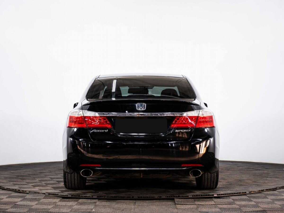 Б/У Хонда Аккорд 2013 года. Фото: #4