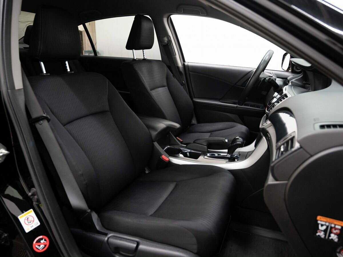 Б/У Хонда Аккорд 2013 года. Фото: #11