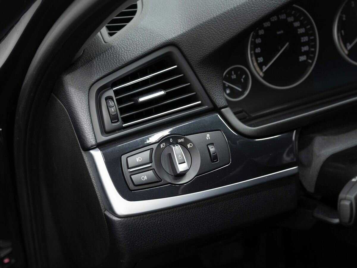 BMW 5 серии 2012 года с пробегом. Фото: #22