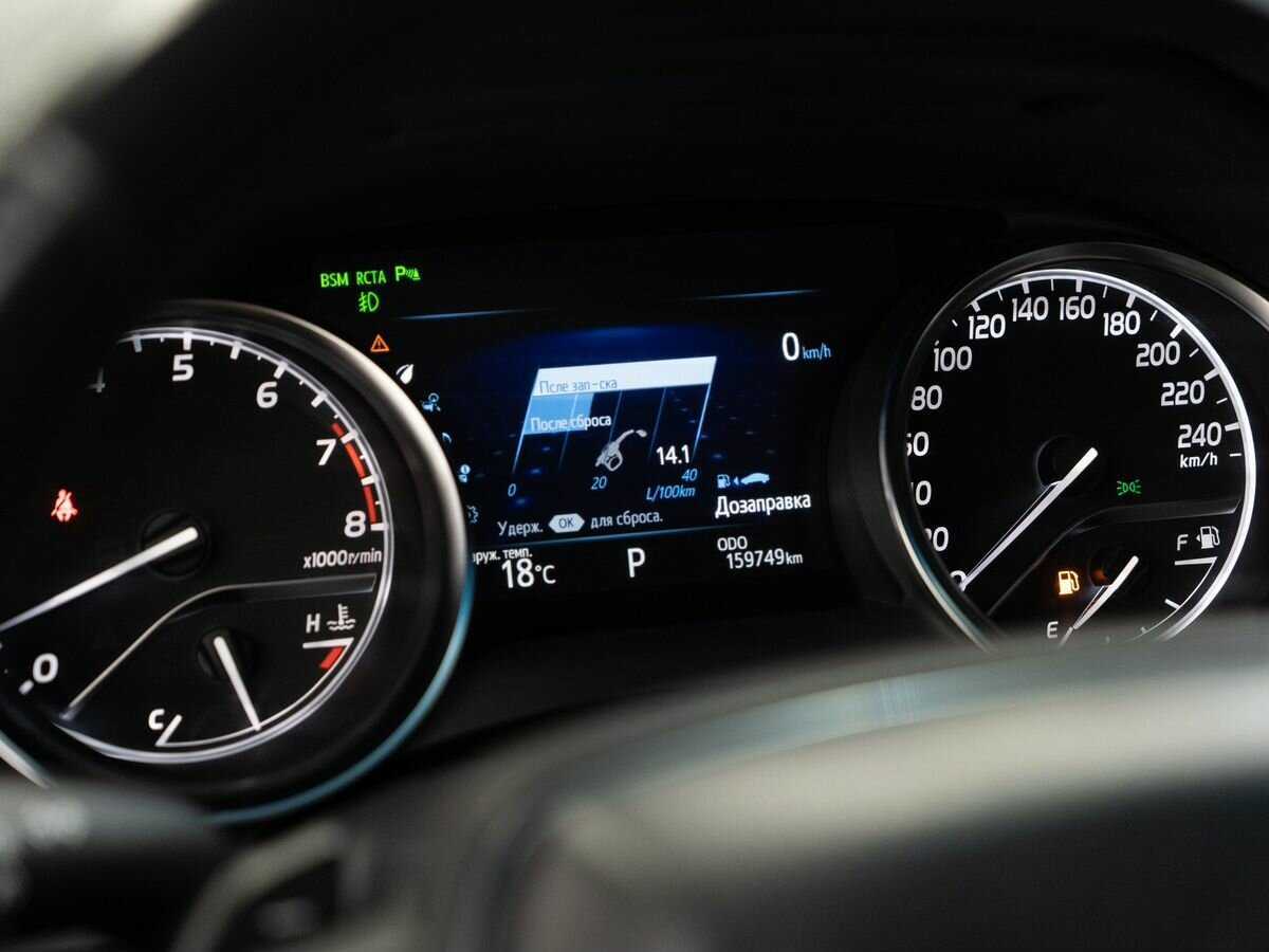 Toyota Camry 2018 года с пробегом. Фото: #11