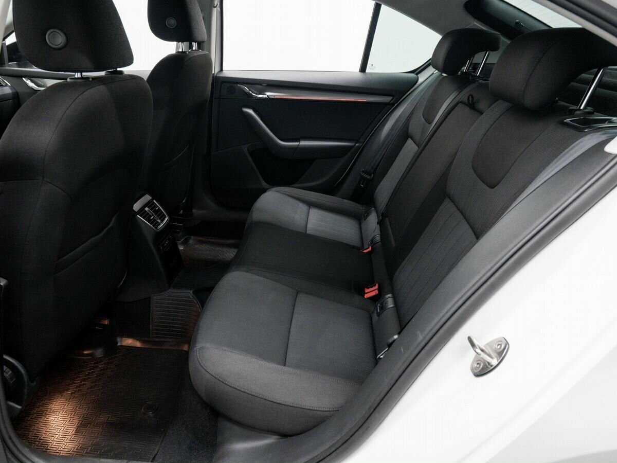 Б/У Шкода Октавия 2018 года. Фото: #9