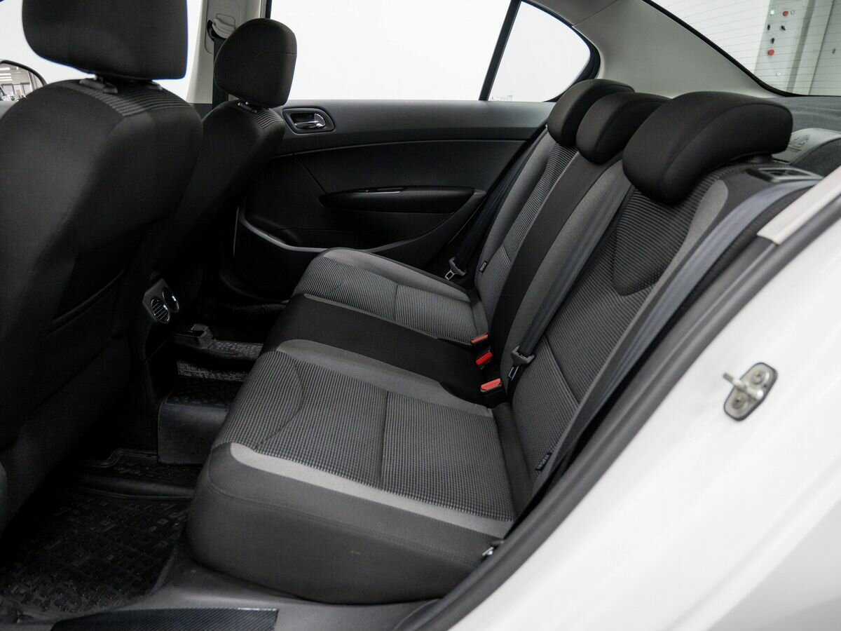 Б/У Пежо 408 2017 года. Фото: #11