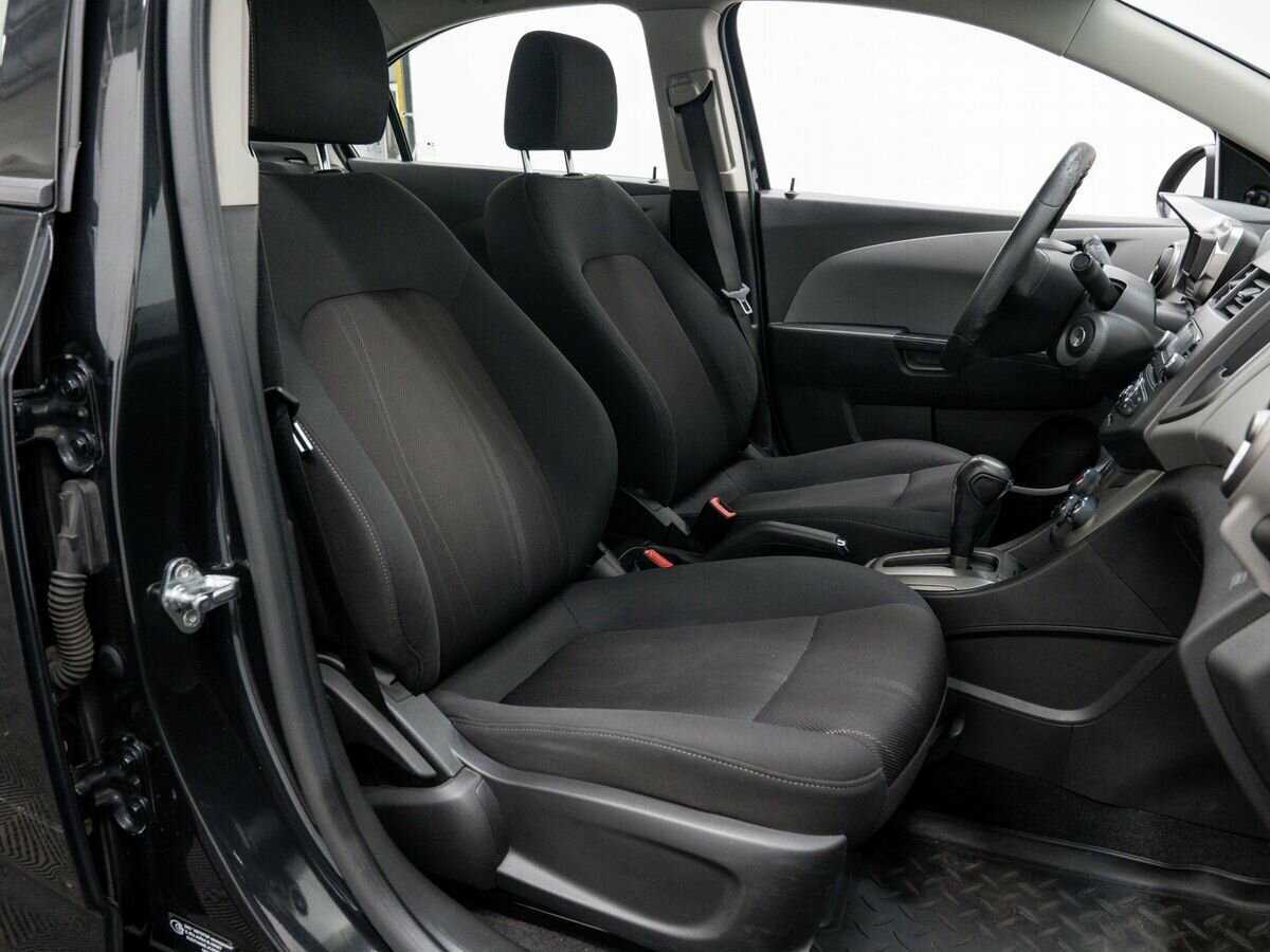 Б/У Шевроле Авео 2012 года. Фото: #4