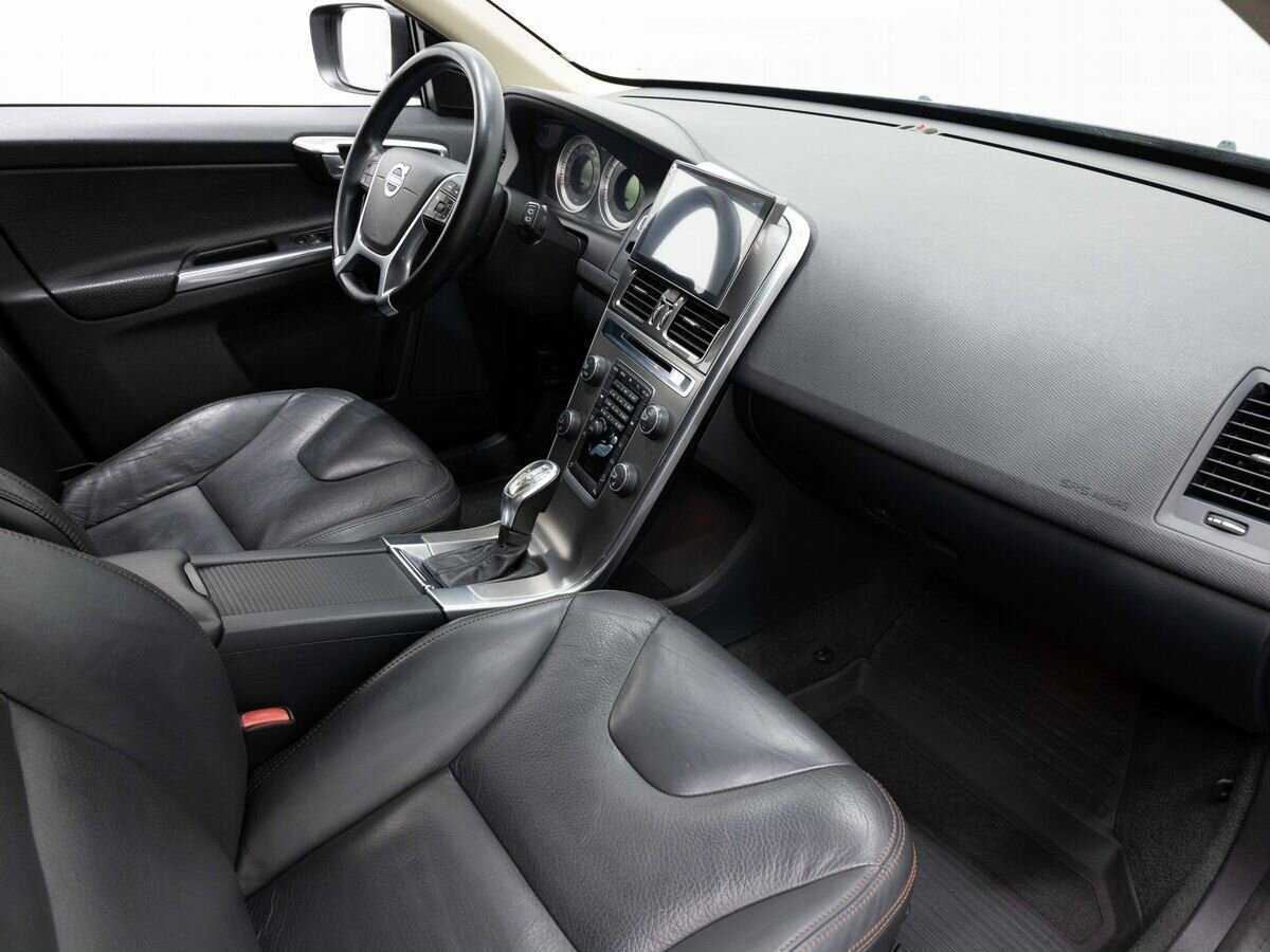 Б/У Вольво ИксЦ60 2013 года. Фото: #10